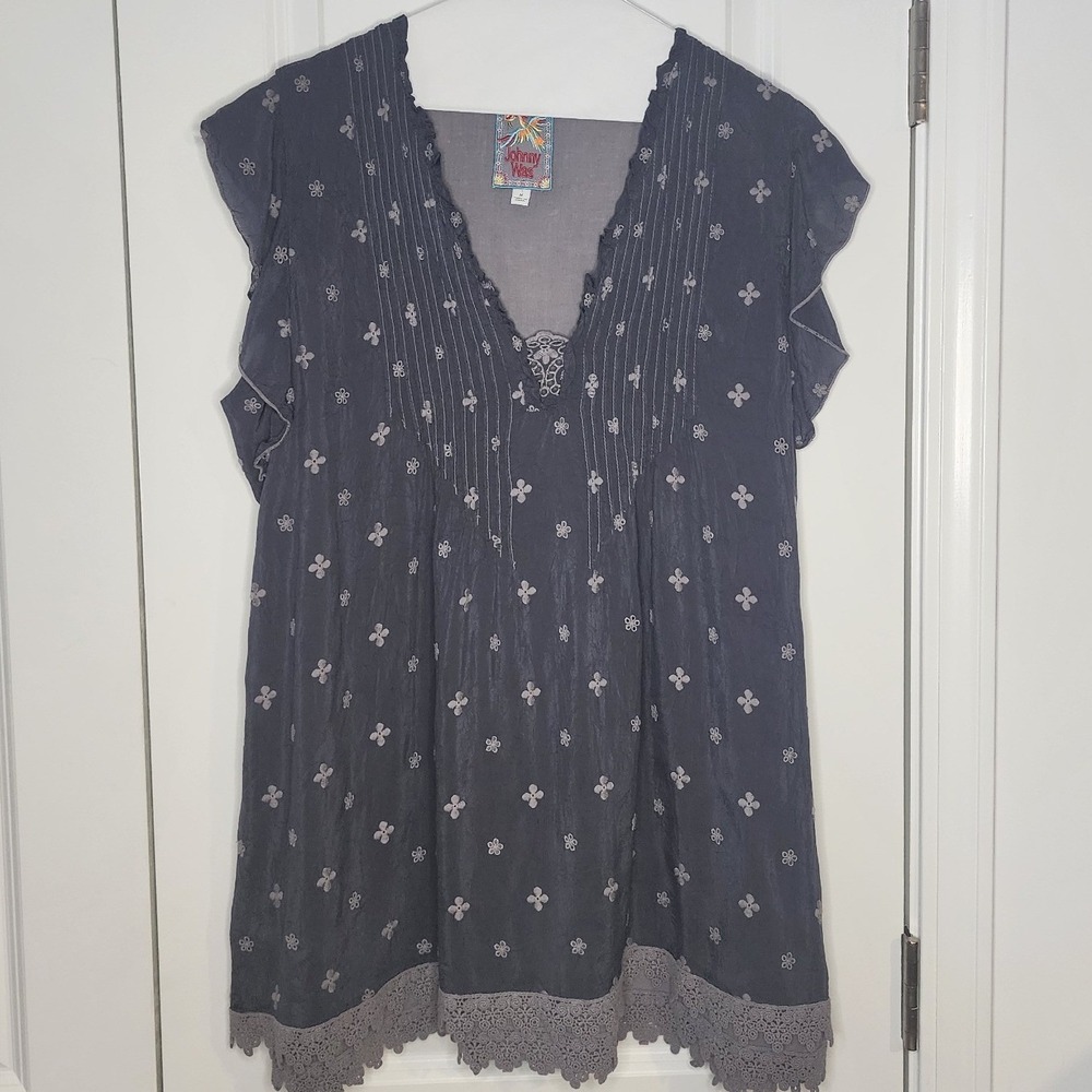 Johnny Was Blue Gray Silk Embroidered Tunic Ruffle Sleeve Lace Trim Blouse M